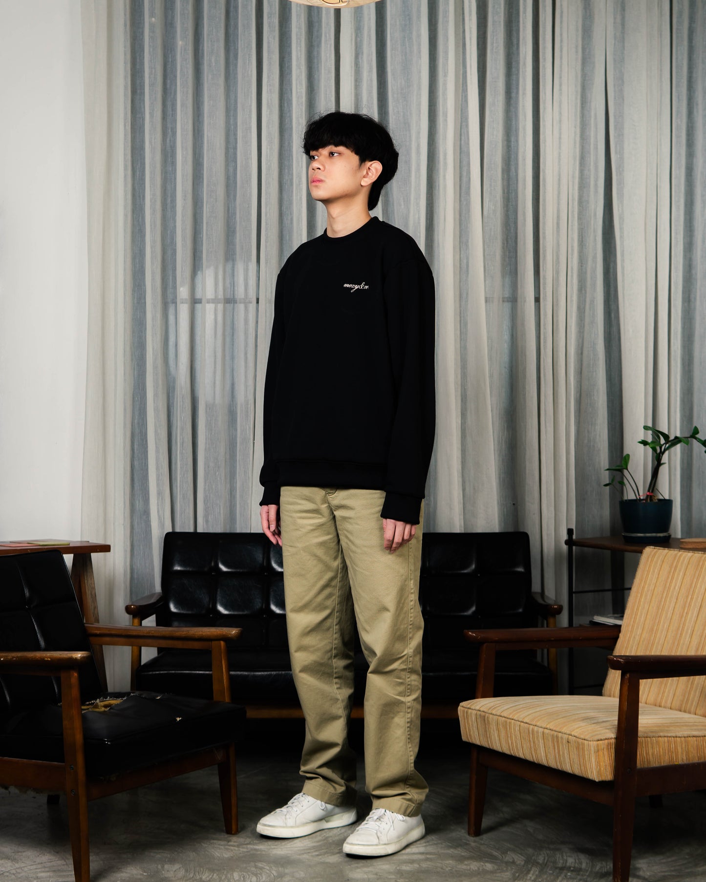 mozy&co. "Still Weather" Pullover in Black